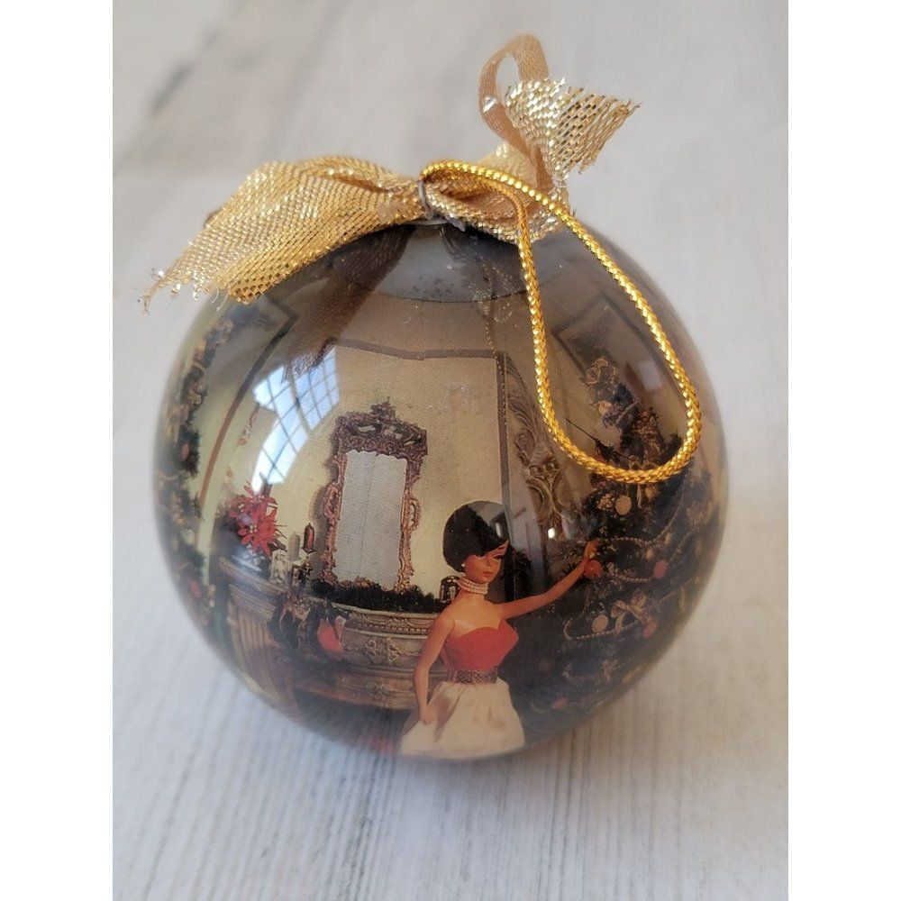 Matrix mattel 1997 Barbie ornament ball xmas